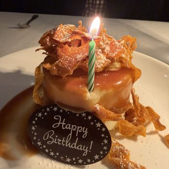 Dawson's - Vo's Famous Carrot Cake - Steakhouses Near Me - Sacramento, California