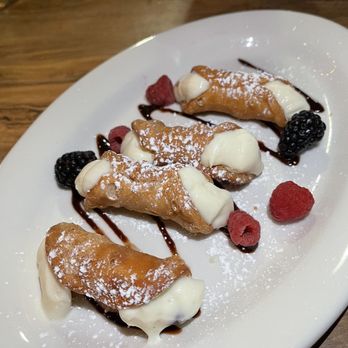 La Bella Luna - Cannoli - Pizza Near Me - Orlando, Florida La Bella Luna - Cannoli - Pizza Near Me - Orlando, Florida