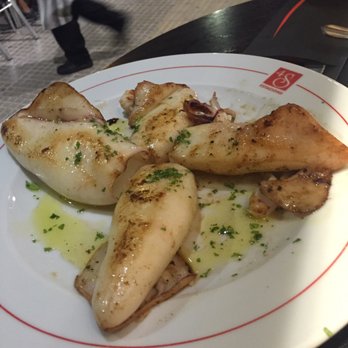 Las 4 Estaciones - Calamares a la plancha! - Spanish Near Me - Viladecans, B