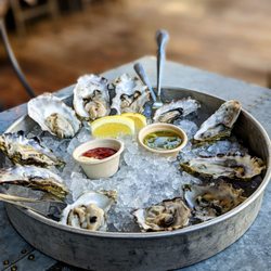 EMC Seafood & Raw Bar - Woodland Hills