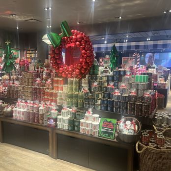 Bath & Body Works - Cosmetics & Beauty Supply Near Me - Lynnwood, Washington Bath & Body Works - Cosmetics & Beauty Supply Near Me - Lynnwood, Washington