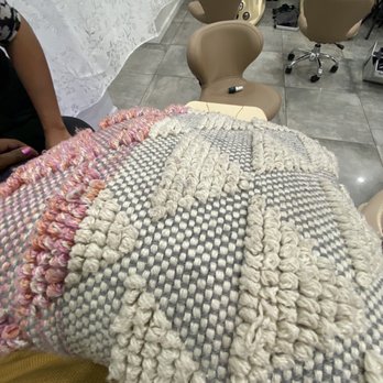 Suzy Q Nails Bar - Comfy pillow to rest my arms/hands on - Nail Salons Near Me - Atlanta, Georgia Suzy Q Nails Bar - Comfy pillow to rest my arms/hands on - Nail Salons Near Me - Atlanta, Georgia