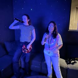 Dots Space - Having fun with friends!!!!