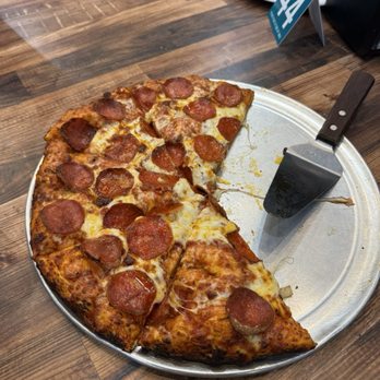 Round Table Pizza - Pepperoni pizza - medium - Pizza Near Me - Davis, California Round Table Pizza - Pepperoni pizza - medium - Pizza Near Me - Davis, California