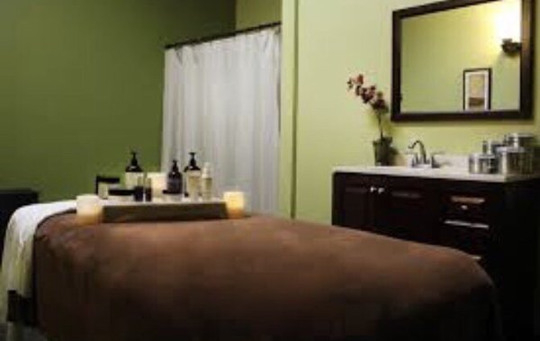 Hand & Stone Massage and Facial Spa