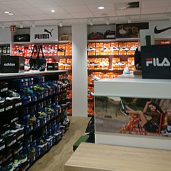 Deichmann - Marken Sportschuh von Puma, Adidas und Fils.
