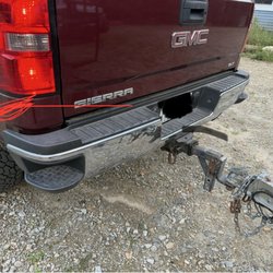 Guimond's Auto Body - Lights are on, no license plate lights