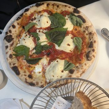 Poggio Trattoria - Margherita Pizza - Italian Near Me - Sausalito, California Poggio Trattoria - Margherita Pizza - Italian Near Me - Sausalito, California