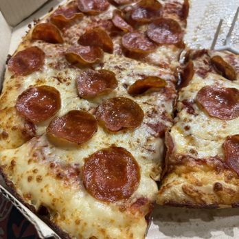 Pizza Hut - Pepperoni pizza - Chicken Wings Near Me - Conroe, Texas Pizza Hut - Pepperoni pizza - Chicken Wings Near Me - Conroe, Texas