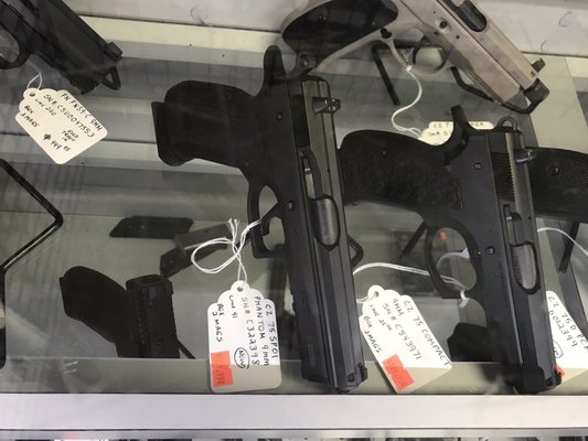 KATY GUN GEAR - Updated June 2024 - 11 Photos & 18 Reviews - 636 S