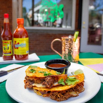Gato Sutton - a plate of food on a table - Mexican Near Me - Sutton, Quebec
