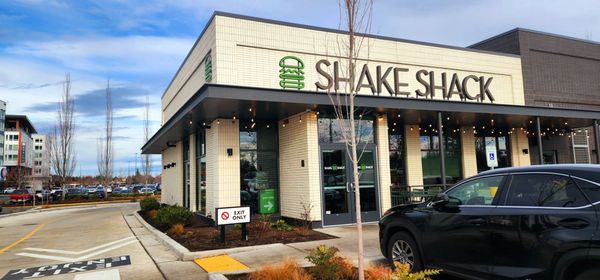 Shake Shack Alderwood by null