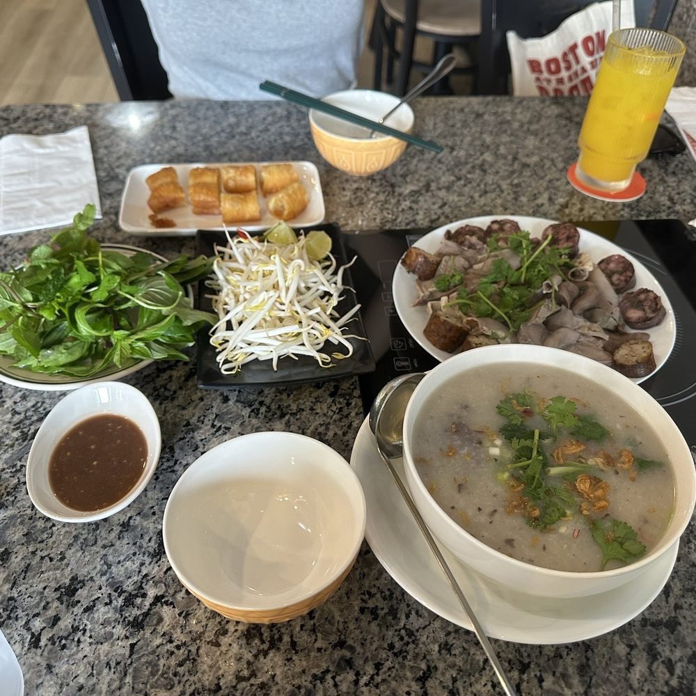Gạo Vietnamese Kitchen - Chao Long - pork intestine porridge for two - Vietnamese Near Me - Boston, Massachusetts
