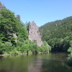Restaurace Jan Svatoš - Blick auf die Felsen
