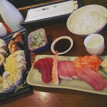 Geta - Unagi $3.95, Spicy Scallop Roll $5.95, Crispy Real California Roll $4.50, Raw Octopus w/ Wasabi and Sashimi Combo $15 - Japanese Near Me - Oakland, California