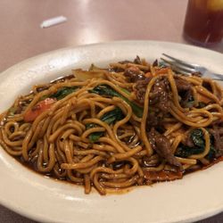 Green Papaya Lao & Thai Cuisine - Beef lo mein