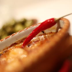Treffpunkt - Gambas Pil Pil - Garnelen mit Chili, Knoblauch und frischem Brot
