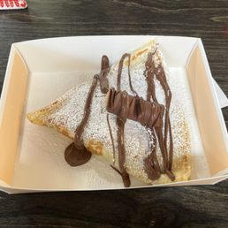 Kinder bueno nutella crepe Kinder bueno nutella crepe