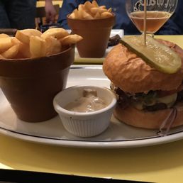 JVCD burger with frites JVCD burger with frites