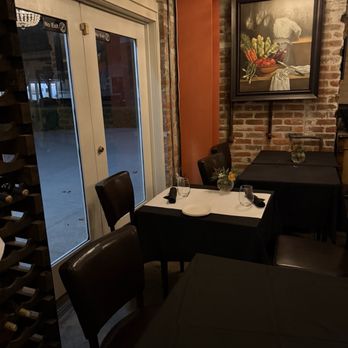 Owen's Bistro - Interior - New American Near Me - Chino, California Owen's Bistro - Interior - New American Near Me - Chino, California