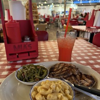 Mia's Table - Grilled Pork Chops - American Near Me - Webster, Texas Mia's Table - Grilled Pork Chops - American Near Me - Webster, Texas