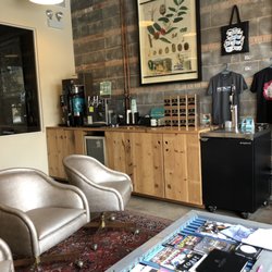 Metropolis - Swag and waiting area, offering complimentary coffee