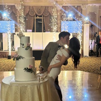 Pleasantdale Chateau - Cake - Venues & Event Spaces Near Me - West Orange, New Jersey Pleasantdale Chateau - Cake - Venues & Event Spaces Near Me - West Orange, New Jersey