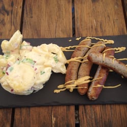 Markt 7 - Salsicha alemã com salada de batata e mostarda