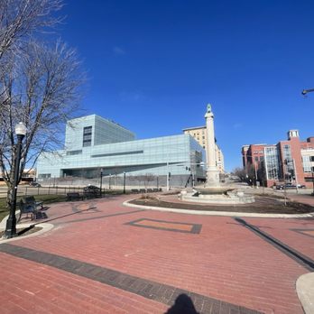 Figge Art Museum - Art Museums Near Me - Davenport, Iowa