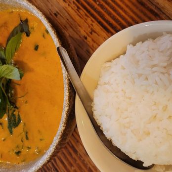 Isarn Thai Soul Kitchen - Chu Chi Red Curry Dinner w/ Salmon - Noodles Near Me - Seattle, Washington
