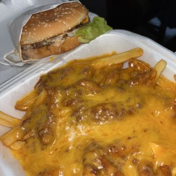 Bob's Burgers - Chili cheese fries and cheeseburger - Burgers Near Me - Westminster, California