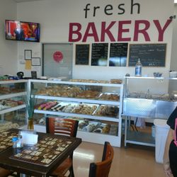 La Reyna Cakes & Bakery