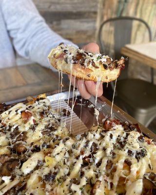 Descendant Detroit Style Pizza by null