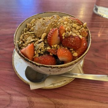 Life Alive Organic Cafe Kendall Square - Pb and j açaí bowl - Juice Bars & Smoothies Near Me - Cambridge, Massachusetts Life Alive Organic Cafe Kendall Square - Pb and j açaí bowl - Juice Bars & Smoothies Near Me - Cambridge, Massachusetts