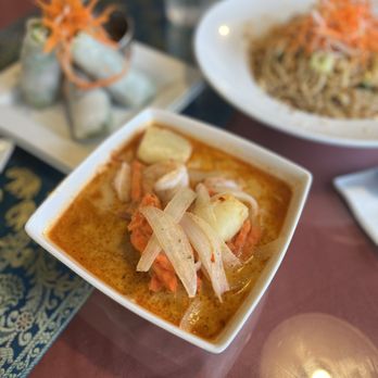 Thai Garden - Massaman curry with shrimp - Thai Near Me - Saint Paul, Minnesota