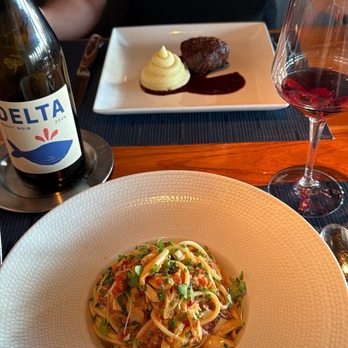 1000 NORTH - Crab Spaghetti alla Chitarra Petite Filet Mignon - Bars Near Me - Jupiter, Florida