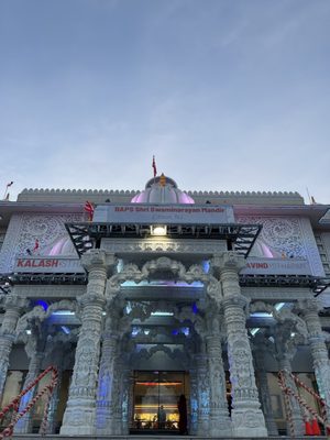 BAPS Shri Swaminarayan Mandir, Edison by null