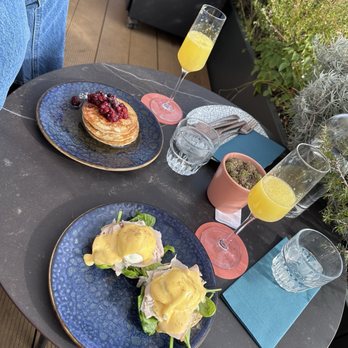 Vividora - Pancakes and Eggs Benedict - Hotels Near Me - Barcelona, B