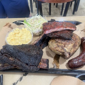 Smokemade Meats + Eats - We tried a little bit of everything!!! Don't sleep on that Mac and cheese !! - Barbeque Near Me - Orlando, Florida