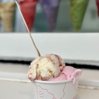 Flower & Cream - River Oaks - Raspberry Tres Leches, Honey Rose - Ice Cream & Frozen Yogurt Near Me - Houston, Texas Flower & Cream - River Oaks - Raspberry Tres Leches, Honey Rose - Ice Cream & Frozen Yogurt Near Me - Houston, Texas