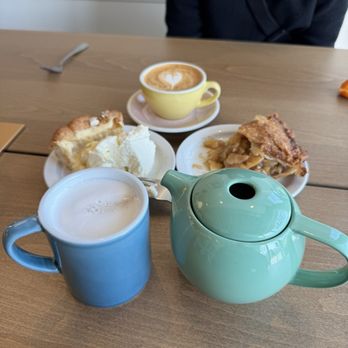 Fat + Flour - Cappuccino and London fog - Bakeries Near Me - Los Angeles, California
