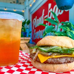 Pure Soul - Chicago Burger and a Sweet Tea on a nice day