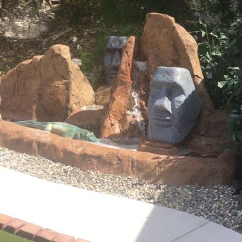 Mr Putters Putt Putt - No pressure!! You're only being watched by giant heads!!! - Mini Golf Near Me - Atascadero, California