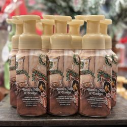Bath & Body Works - Christmas hand soaps