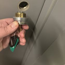 Lily locksmith - Deadbolt lock