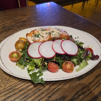 Jason Aldean’s Kitchen + Bar - Salmon - Bars Near Me - Las Vegas, Nevada Jason Aldean’s Kitchen + Bar - Salmon - Bars Near Me - Las Vegas, Nevada