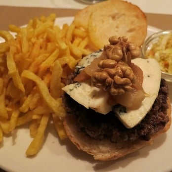 Home Burger Bar - Gourmet burger with blue cheese, pear, and nuts. - Burgers Near Me - Madrid, M