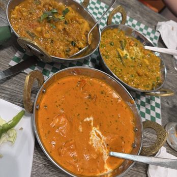 Biryani Pot - Butter chicken, aloo gobi masala, navarathan kurma - Indian Near Me - Austin, Texas