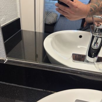 Motel 6 - Scratched mirrors - Hotels Near Me - Vallejo, California