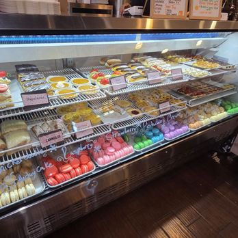 Parisien Bakery - Bakeries Near Me - Clovis, California